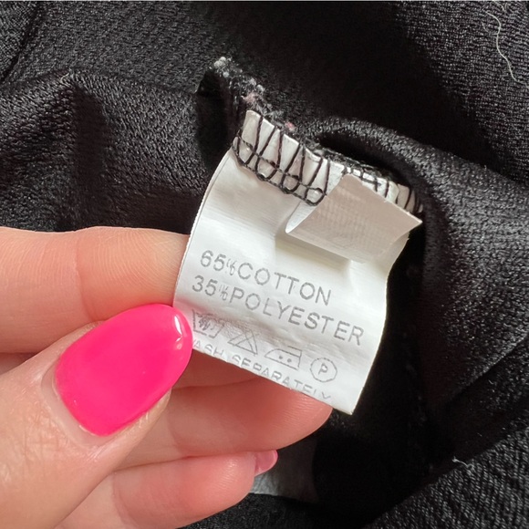 SHEIN BLACK V NECK CROPPED LONG SLEEVE TOP WITH BELL SLEEVES SIZE SMALL - Picture 7 of 8